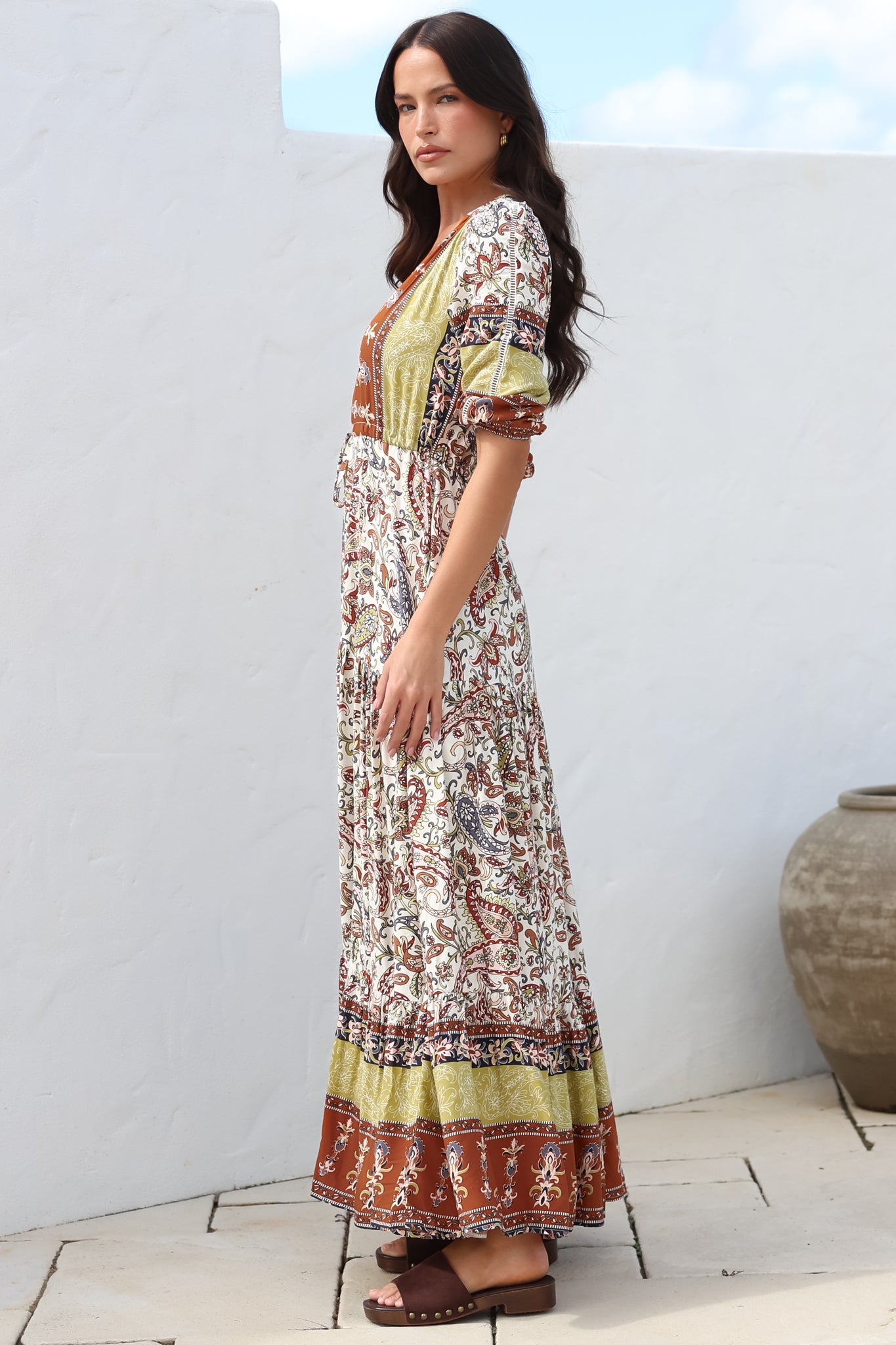 JAASE - Ebony Maxi Dress: V Neck Pull Tie Waist Dress with Front Split in Oakie Print