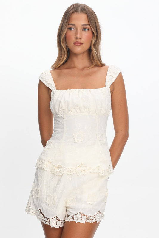 Tarelle Scalloped Edge Lace Shorts Cream