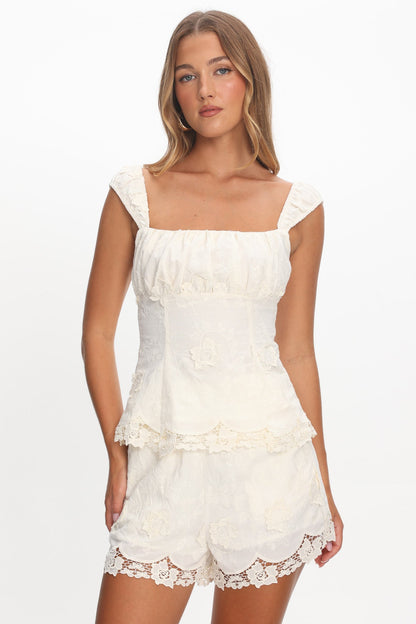 Tarelle Scalloped Edge Lace Shorts Cream